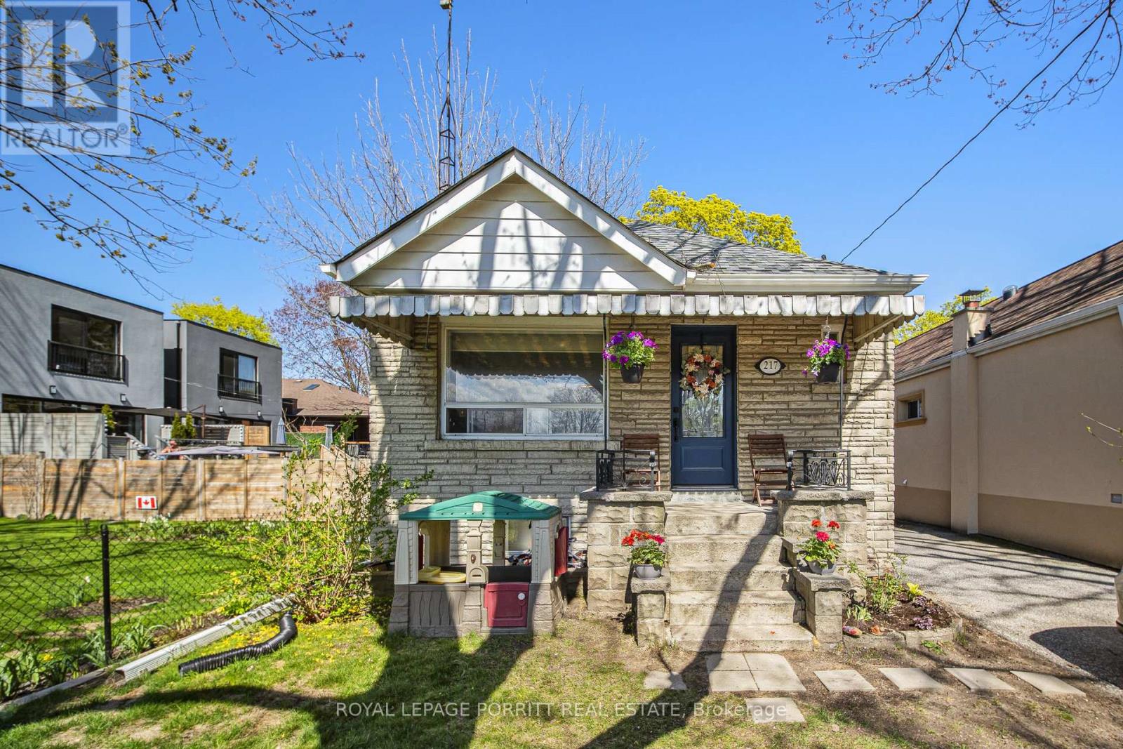 Property image for 217 ALDERBRAE AVENUE|Toronto (Alderwood), Ontario M8W4K4