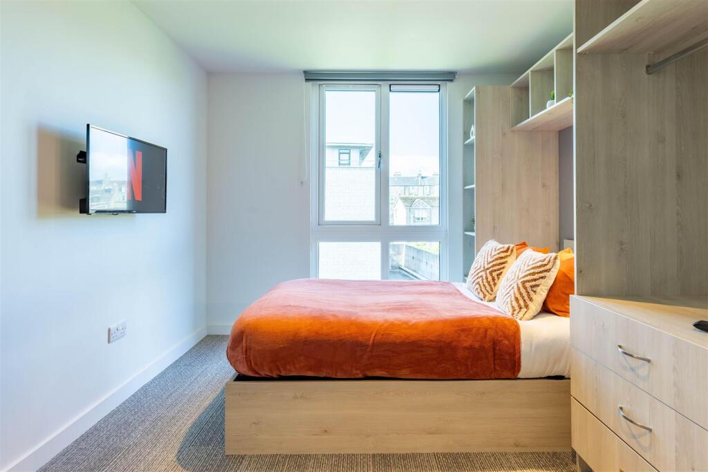 Additional image 14 of Aberdeen | Student | September | AB11