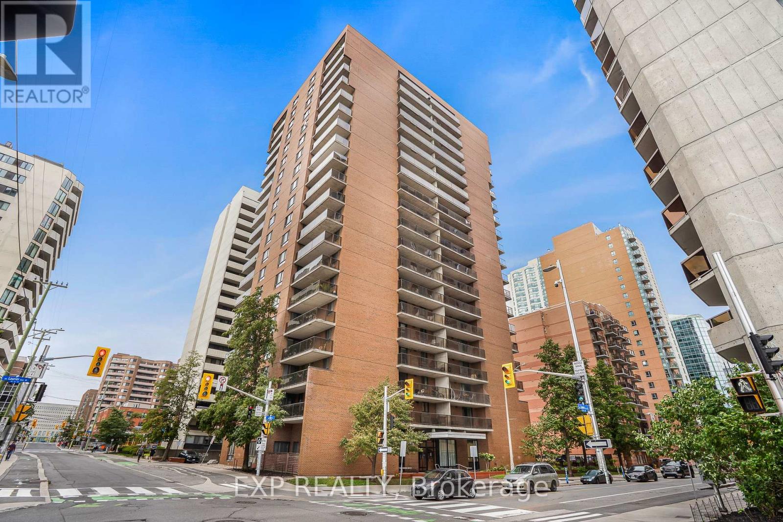 204 - 475 LAURIER AVENUE W|Ottawa, Ontario K1R7X1