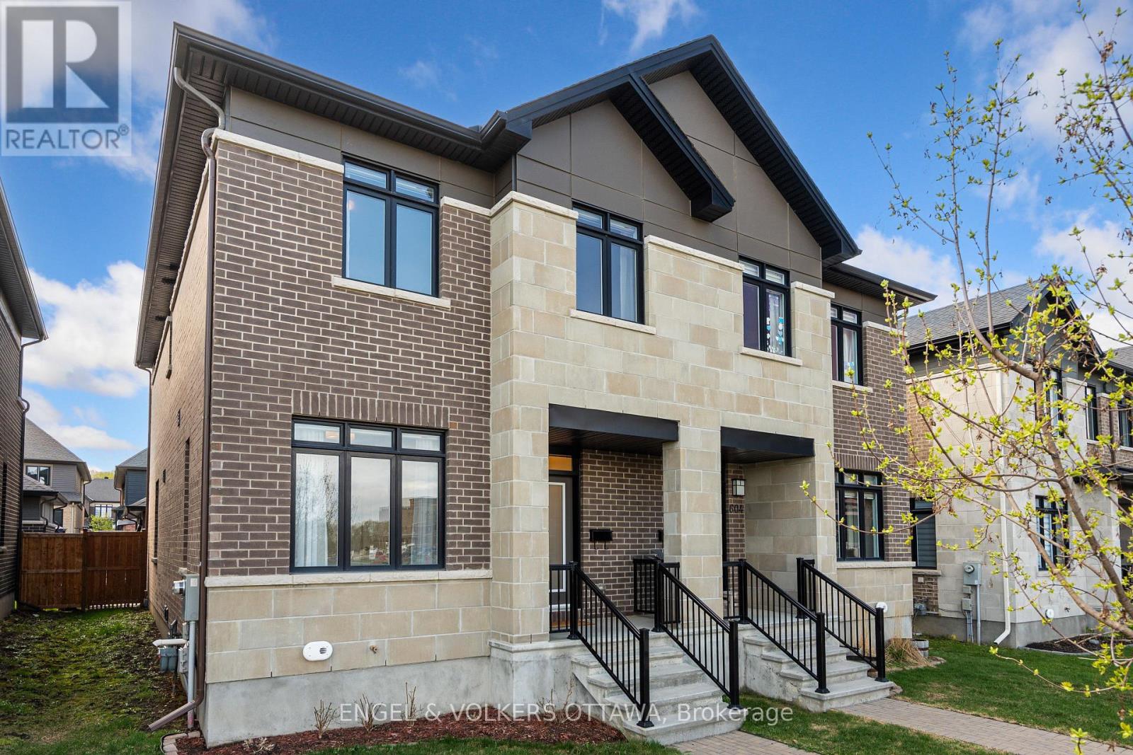 Property image for 606 MIKINAK ROAD|Ottawa, Ontario K1K3X7