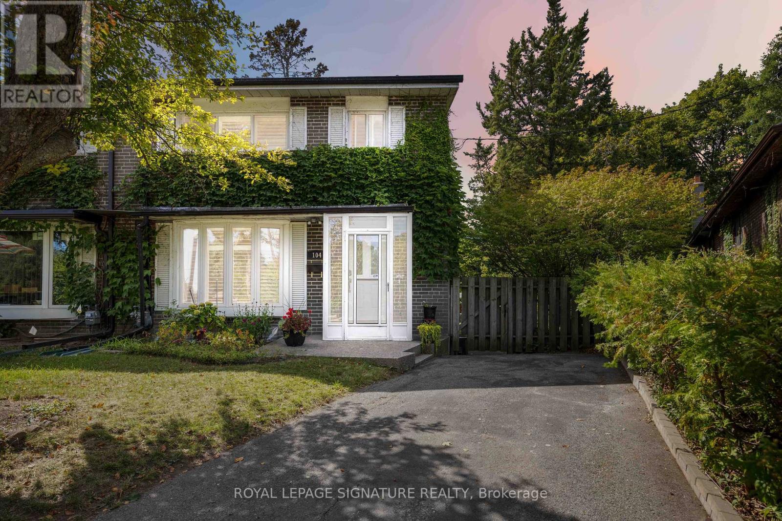 Property image for 104 BILLINGTON CRESCENT|Toronto (Parkwoods-Donalda), Ontario M3A2G6