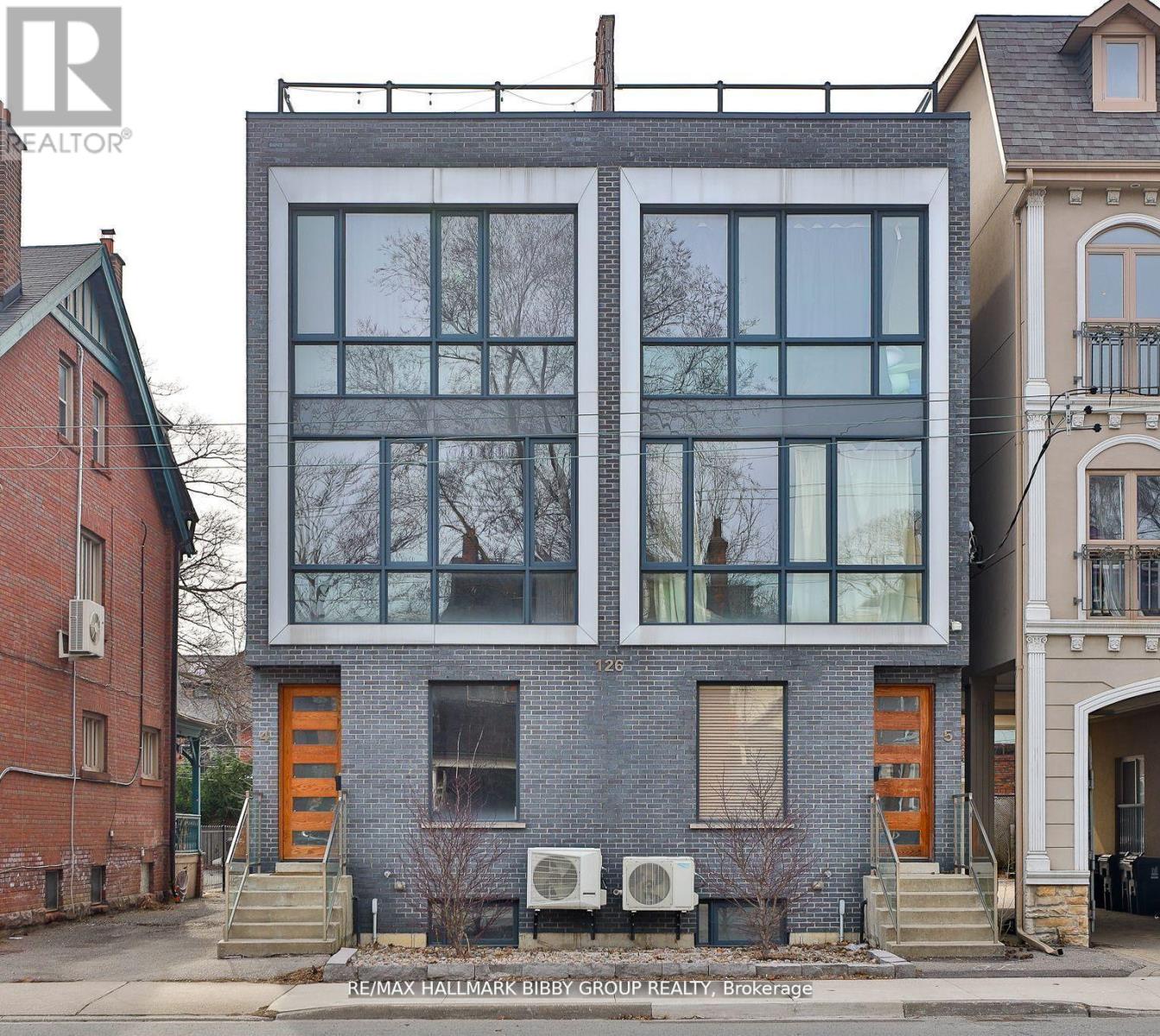 Property image for 4 - 126 SPADINA ROAD|Toronto (Annex), Ontario M5R2T8