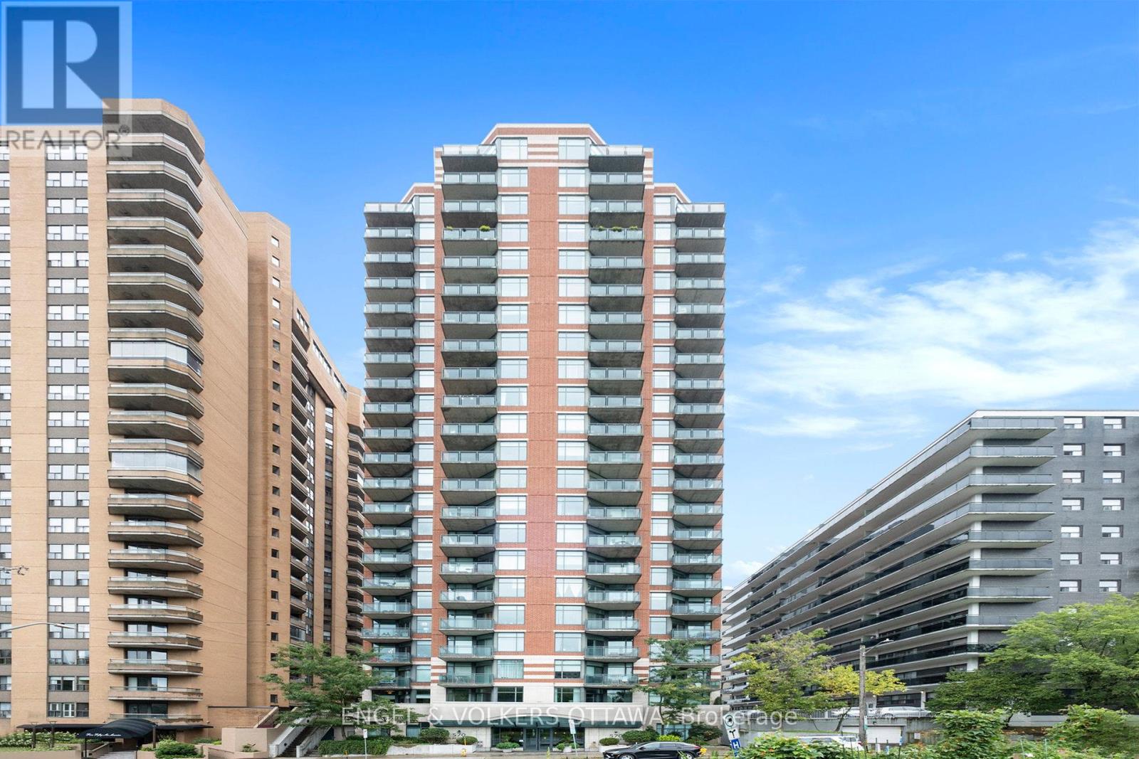 203 - 570 LAURIER AVENUE W|Ottawa, Ontario K1R1C8