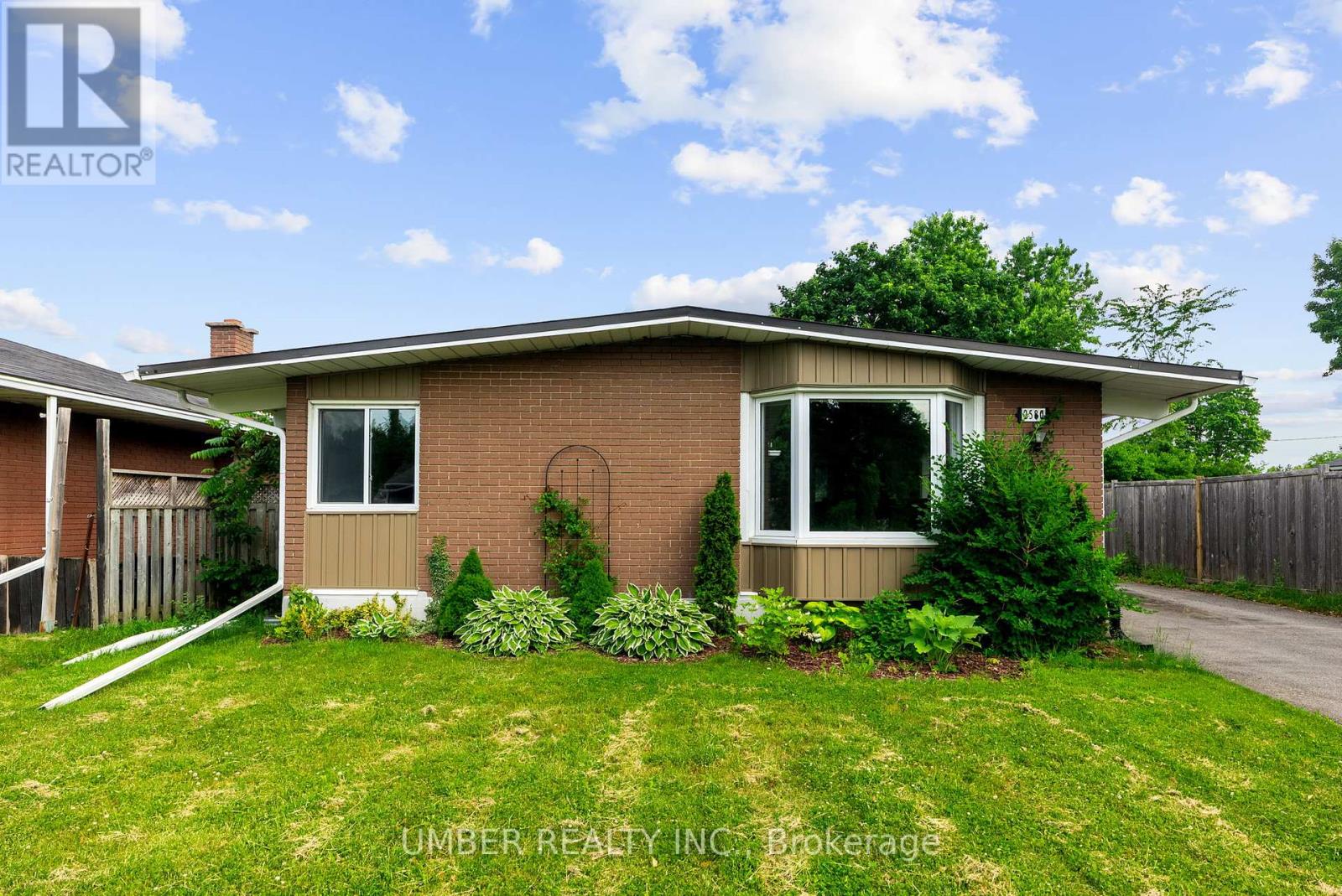 2580 ROMAN AVENUE|Ottawa, Ontario K2B7X9