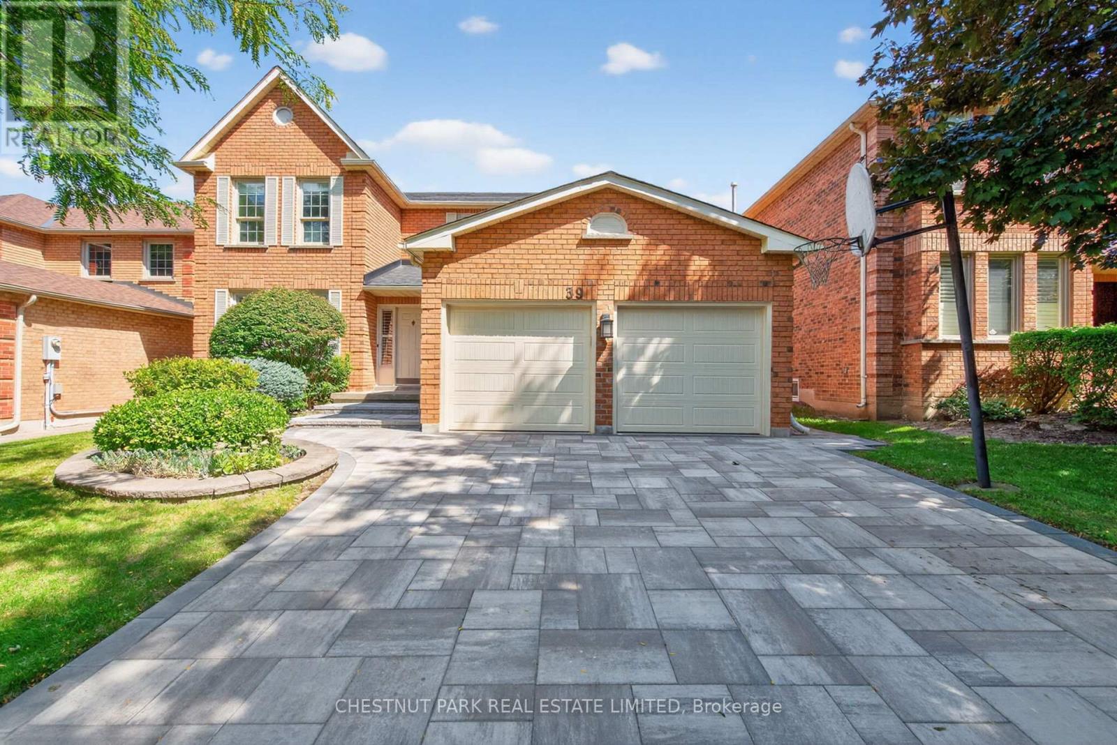 Property image for 39 NEWPORT SQUARE|Vaughan (Uplands), Ontario L4J7N2