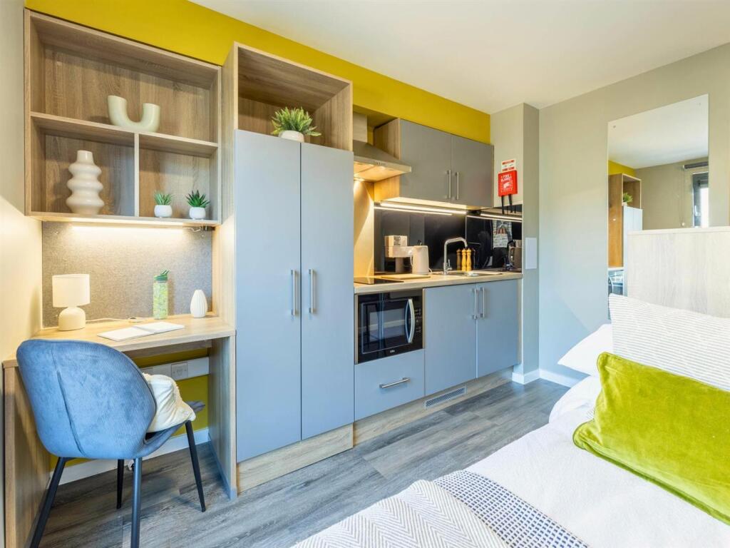 Additional image 23 of Aberdeen | Student | September | AB11