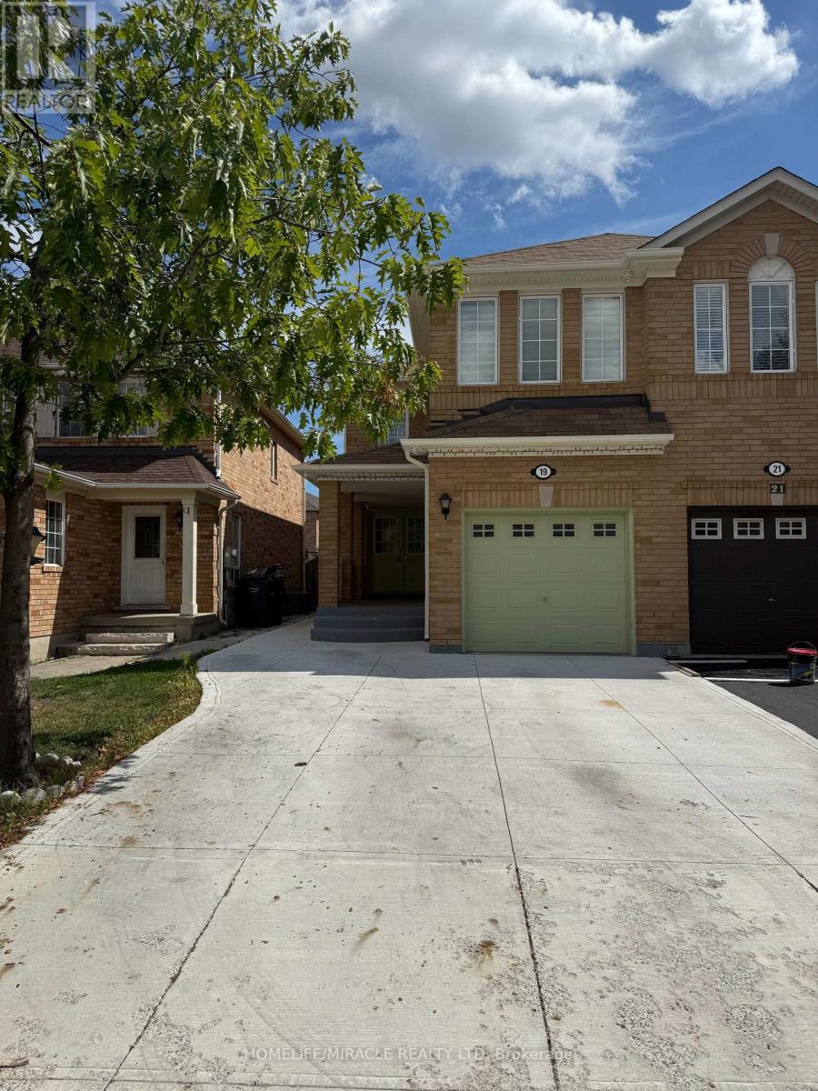 19 GARIBALDI DRIVE|Brampton (Fletcher's Meadow), Ontario L6X4Y7