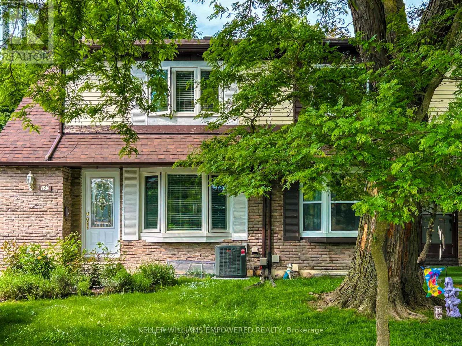 Property image for 199 HOLLYBERRY TRAIL|Toronto (Hillcrest Village), Ontario M2H2P3