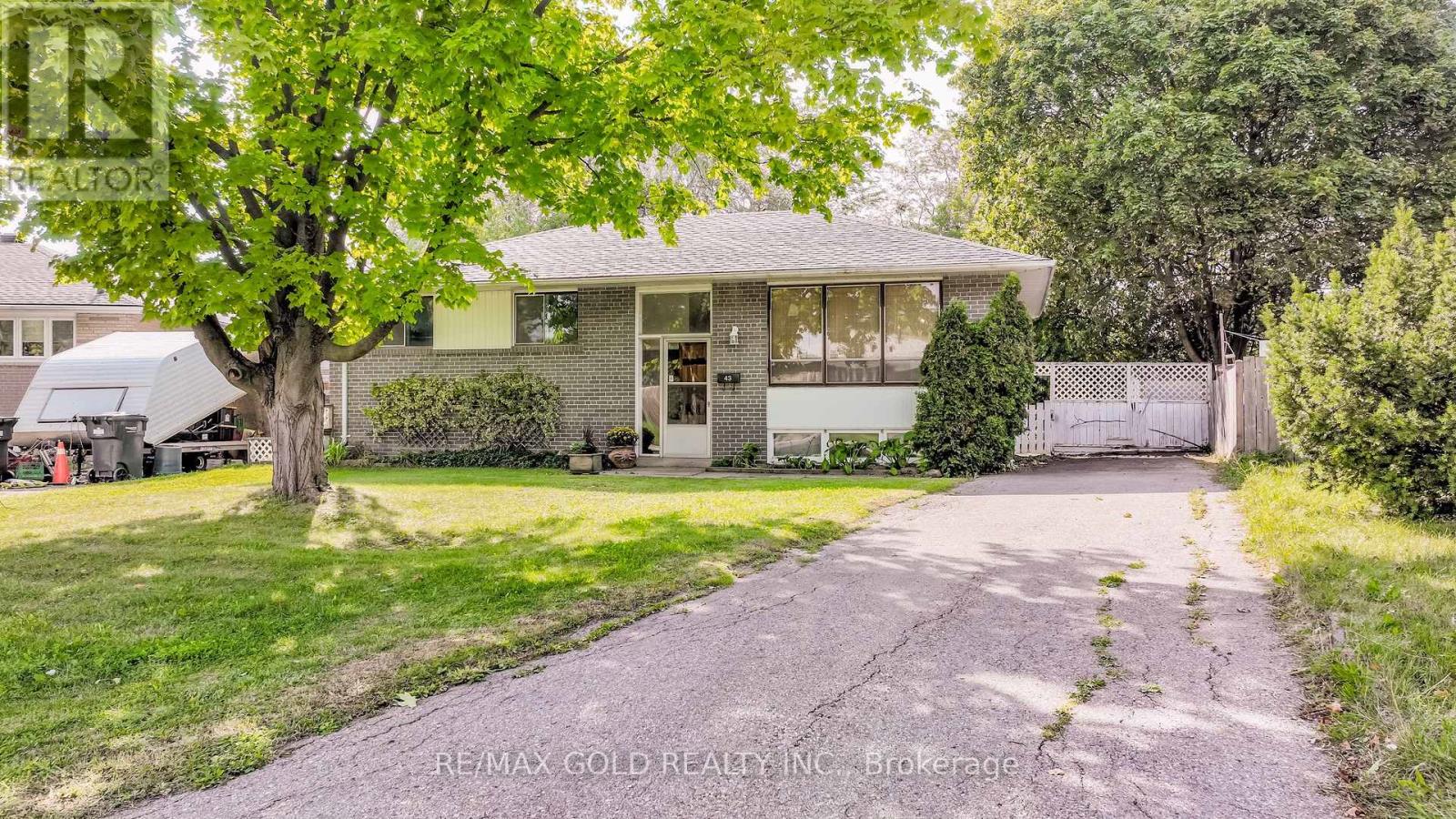 Property image for 43 ALEXANDRIA CRESCENT|Brampton (Avondale), Ontario L6T1N2