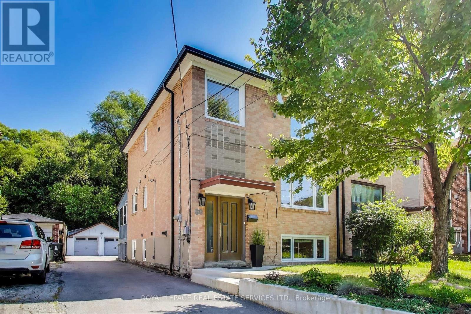 Property image for 80 EDINBOROUGH COURT|Toronto (Rockcliffe-Smythe), Ontario M6N2E8