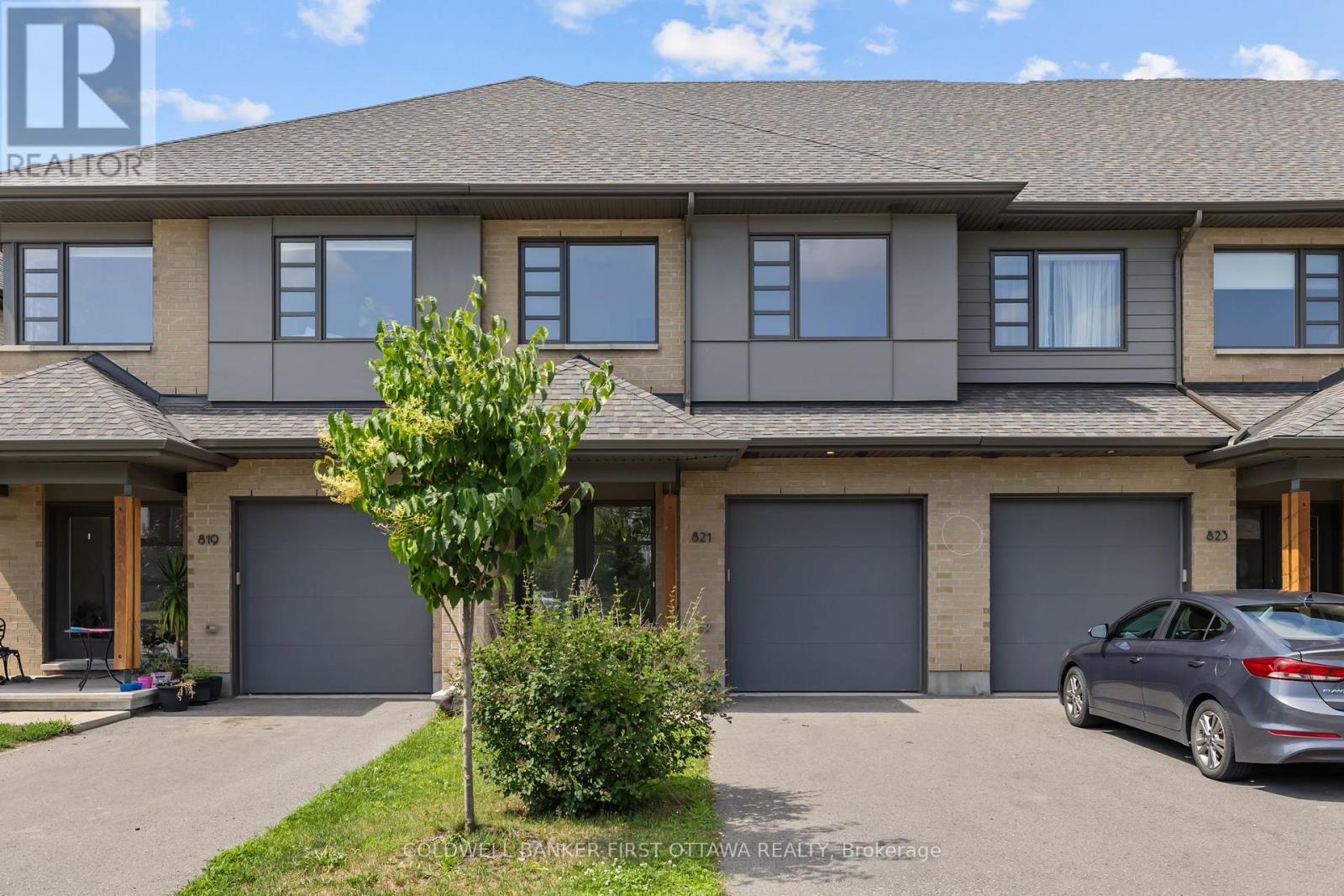 Property image for 821 QUARTET AVENUE|Ottawa, Ontario K1X0C4