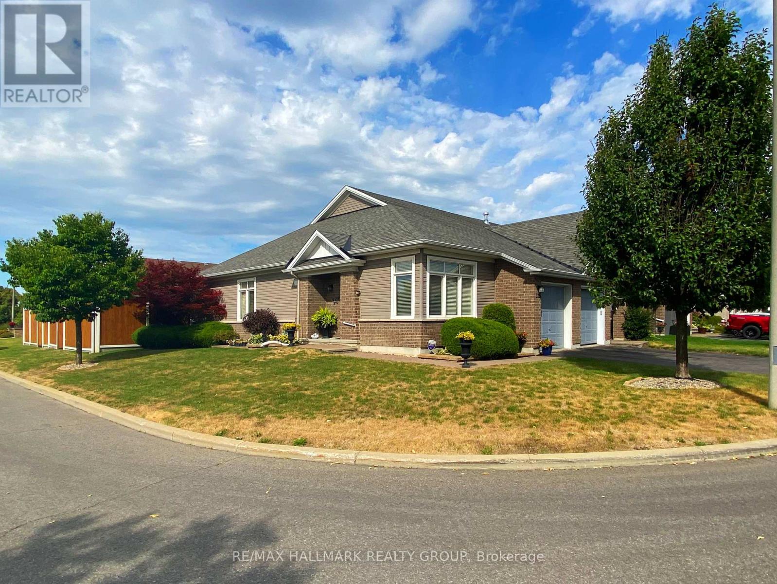Property image for 325 FARINCOURT CRESCENT|Ottawa, Ontario K4A0M6
