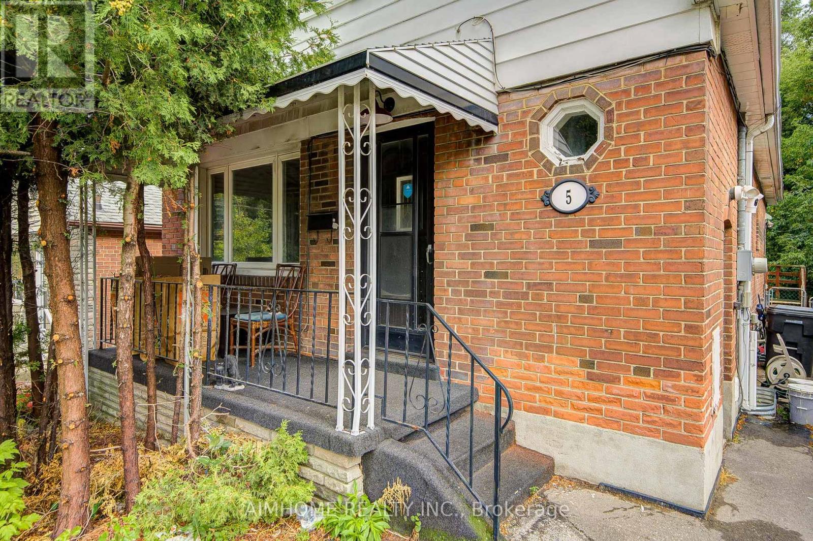 Property image for 5 MACEY AVENUE|Toronto (Oakridge), Ontario M1L2T6