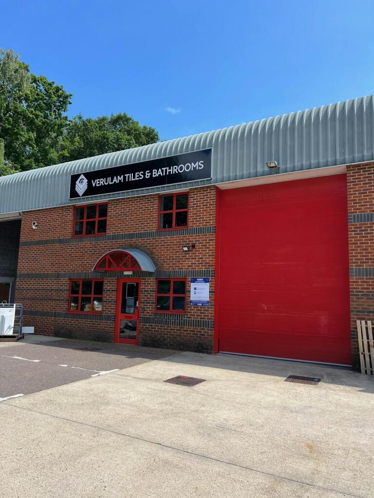 Additional image 6 of Unit 4 Dencora Centre, Campfield Road, St Albans, AL1 5HN