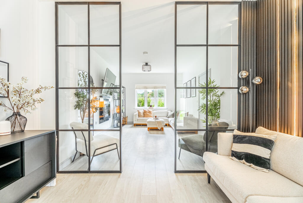 Additional image 9 of Lawrence Close, Smallford, St. Albans, Hertfordshire, AL4