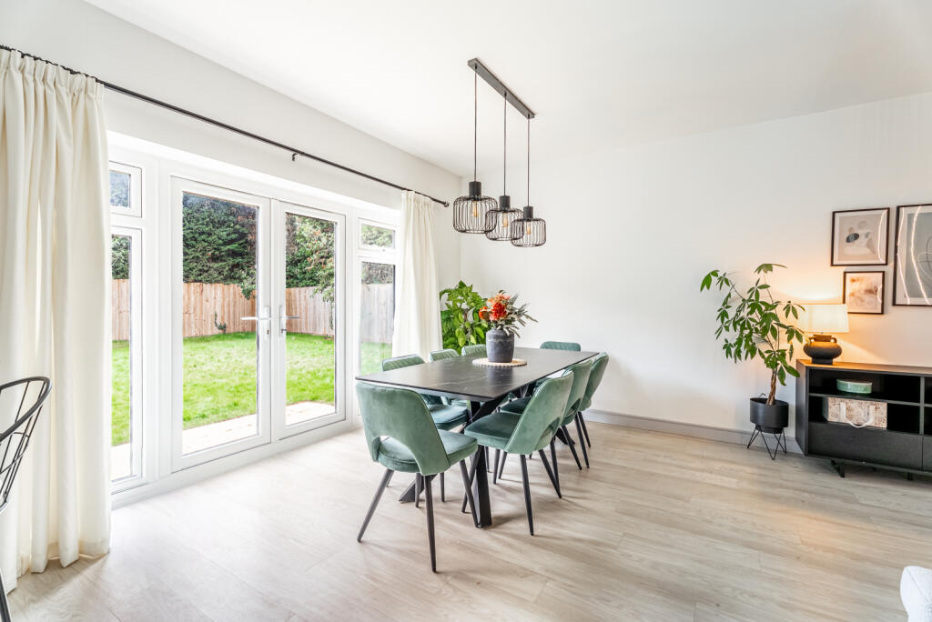 Additional image 7 of Lawrence Close, Smallford, St. Albans, Hertfordshire, AL4