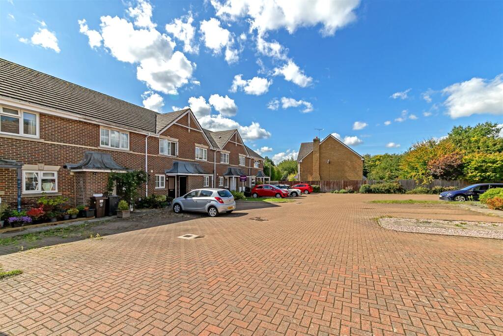 Additional image 13 of Puddingstone Drive, St. Albans