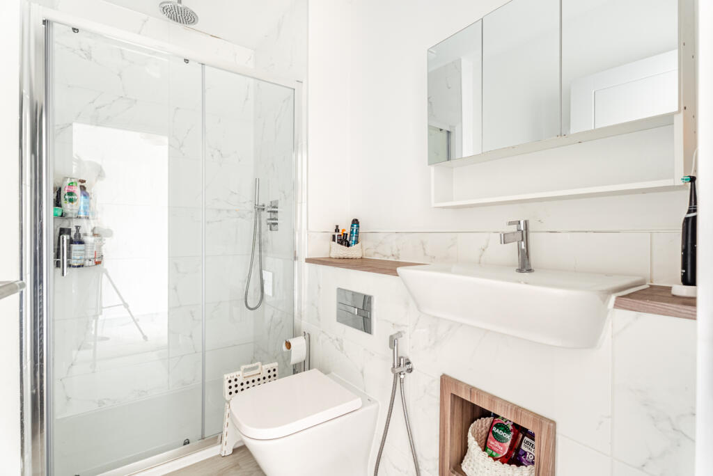 Additional image 15 of Lawrence Close, Smallford, St. Albans, Hertfordshire, AL4