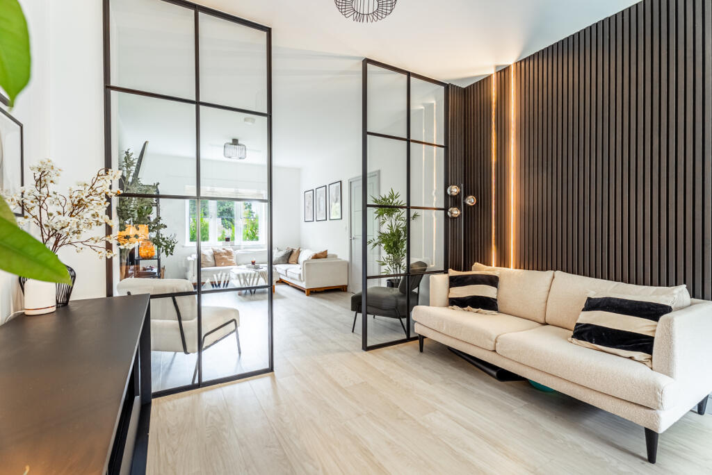 Additional image 2 of Lawrence Close, Smallford, St. Albans, Hertfordshire, AL4