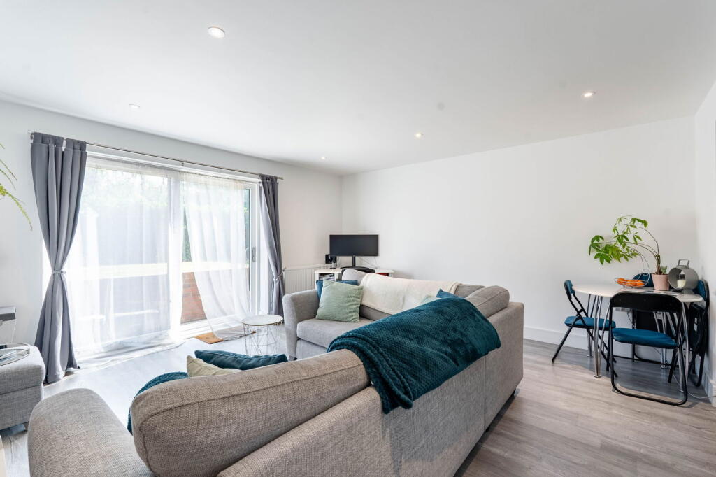 Additional image 4 of Golden Lion Mews High Street, London Colney, St. Albans, AL2 1RG