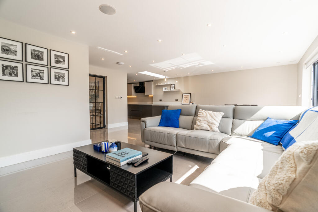 Additional image 6 of Hammers Gate, St. Albans, Hertfordshire, AL2