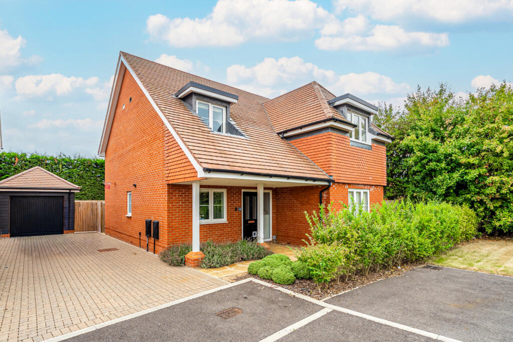 Property image for Lawrence Close, Smallford, St. Albans, Hertfordshire, AL4