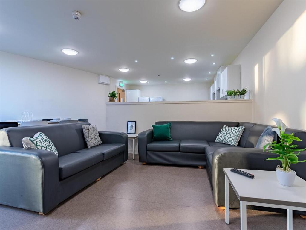 Additional image 14 of Aberdeen | Student | September | AB25