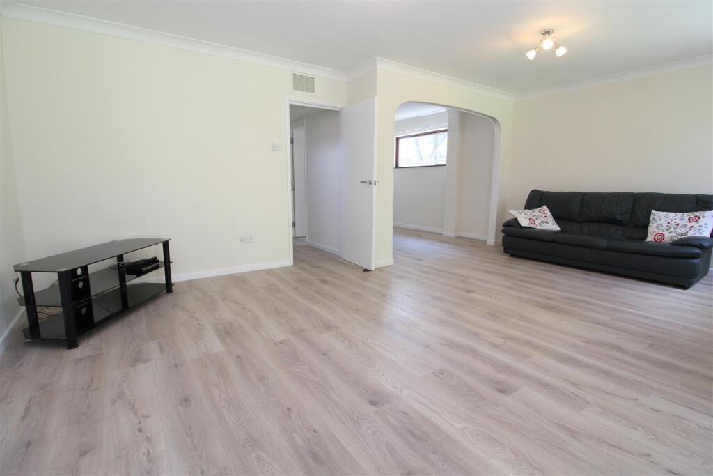 Additional image 5 of Pine Grove, Bricket Wood, St. Albans