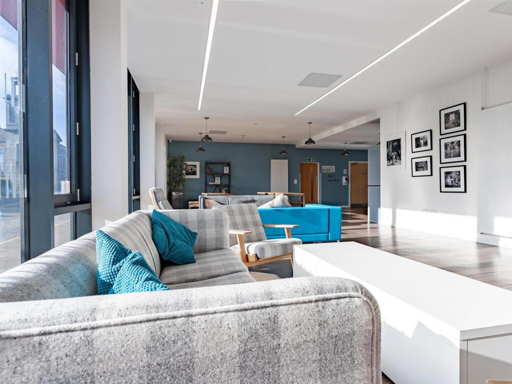 Additional image 21 of Aberdeen | Student | September | AB25