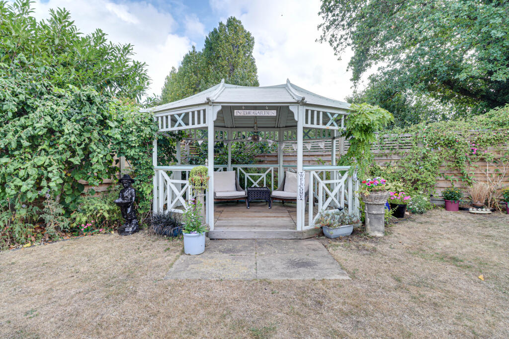 Additional image 26 of North Close, St. Albans, Hertfordshire, AL2