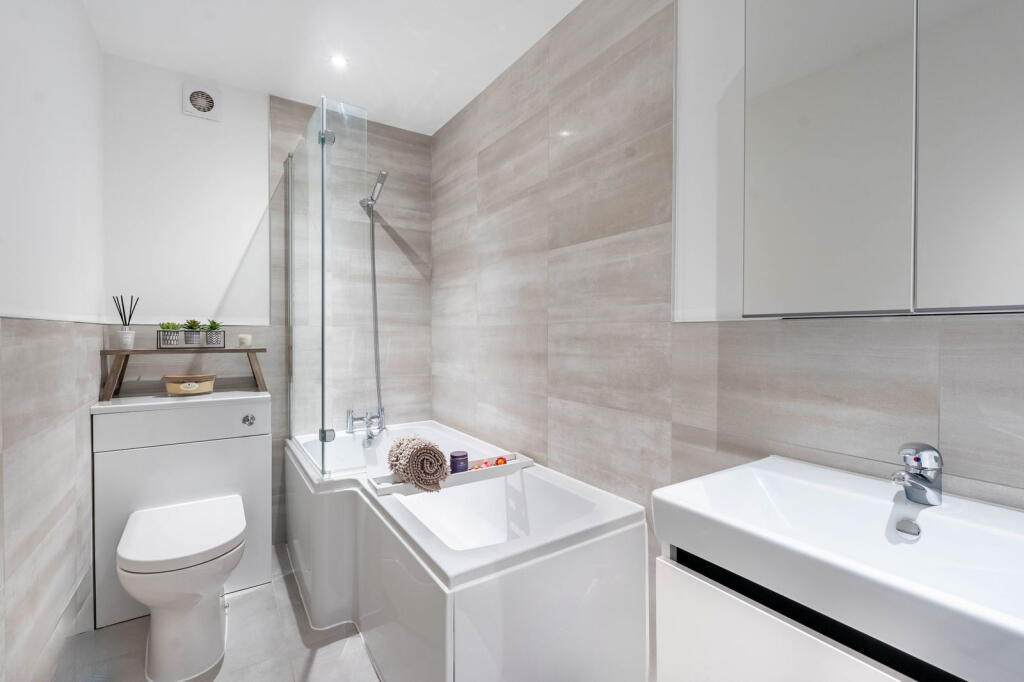 Additional image 10 of Golden Lion Mews High Street, London Colney, St. Albans, AL2 1RG