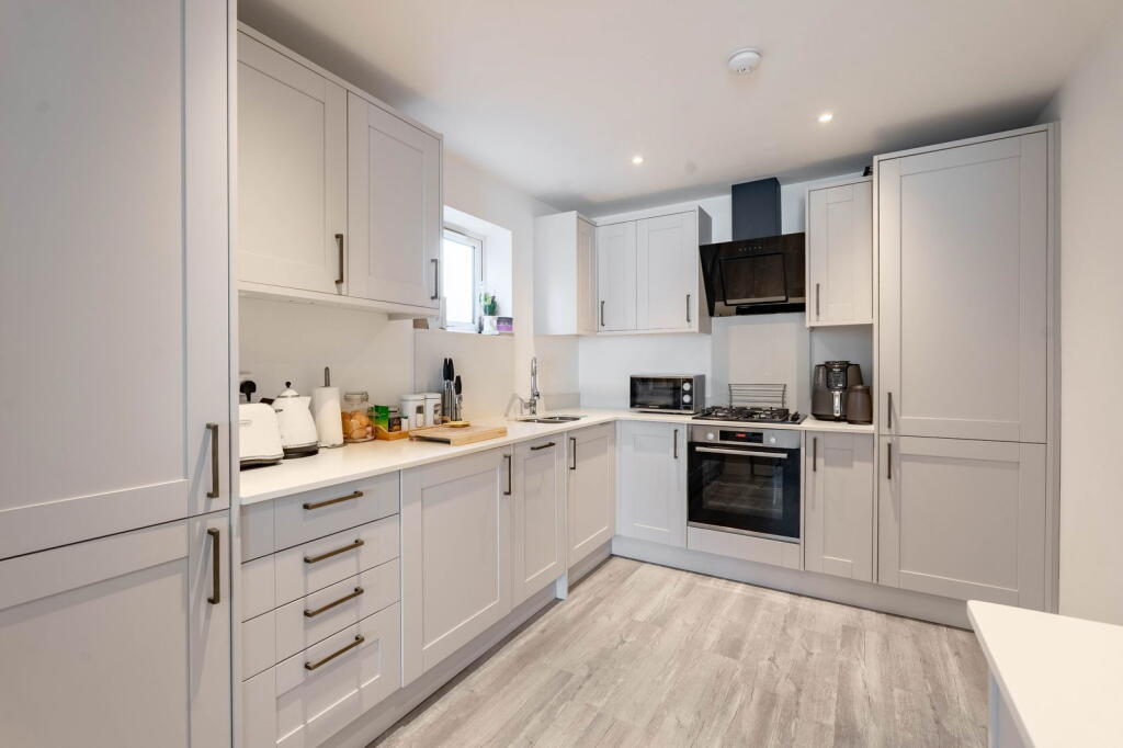 Additional image 6 of Golden Lion Mews High Street, London Colney, St. Albans, AL2 1RG