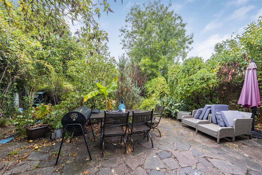 Additional image 19 of Bucknalls Drive, Bricket Wood, St. Albans
