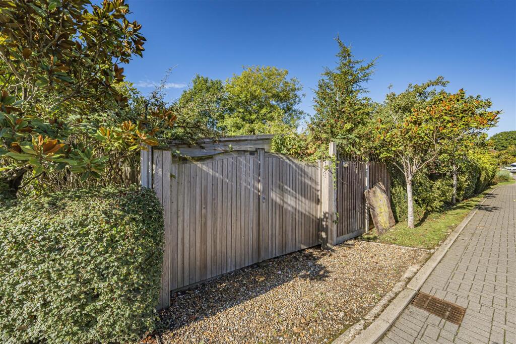 Additional image 13 of Bucknalls Drive, Bricket Wood, St. Albans