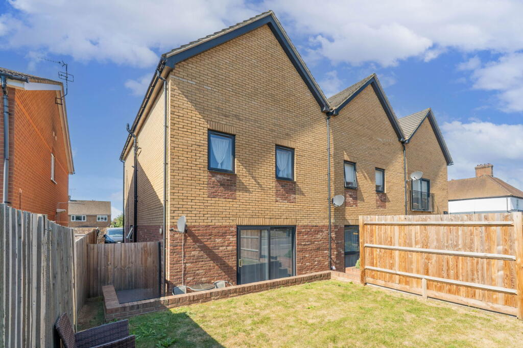 Additional image 15 of Golden Lion Mews High Street, London Colney, St. Albans, AL2 1RG