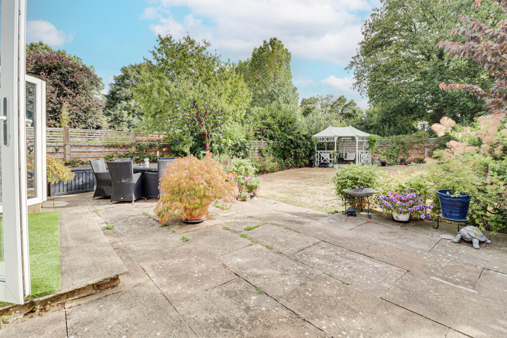 Additional image 33 of North Close, St. Albans, Hertfordshire, AL2