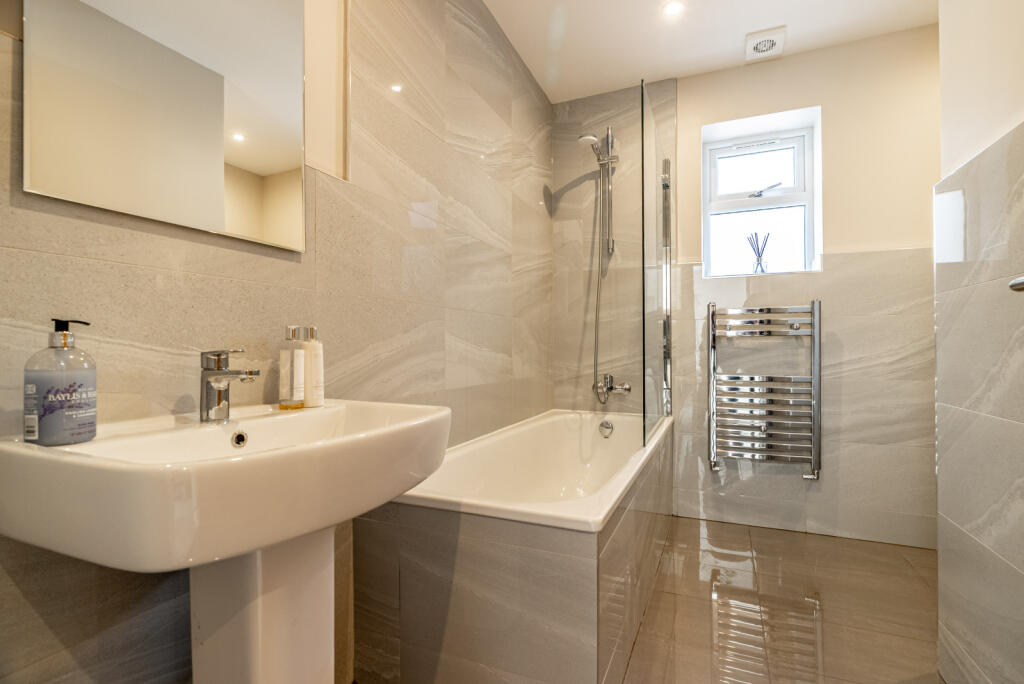 Additional image 18 of Hammers Gate, St. Albans, Hertfordshire, AL2