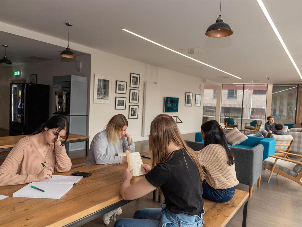 Additional image 20 of Aberdeen | Student | September | AB25