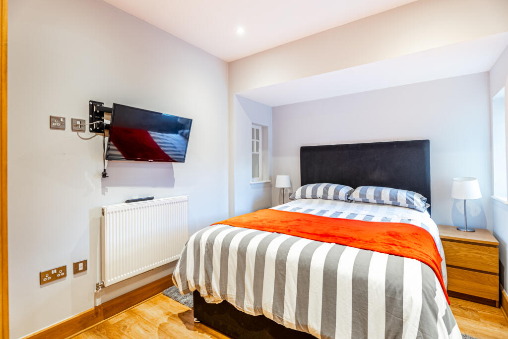 Additional image 5 of St. Peters Street, St. Albans, Hertfordshire, AL1