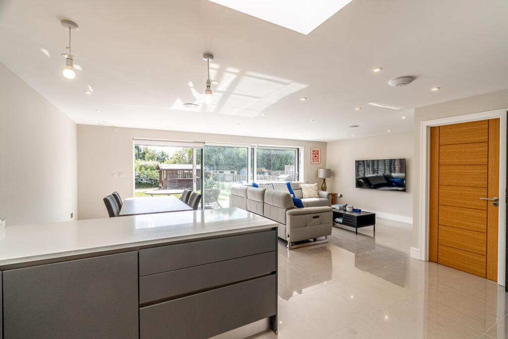 Additional image 2 of Hammers Gate, St. Albans, Hertfordshire, AL2