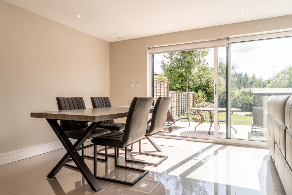 Additional image 5 of Hammers Gate, St. Albans, Hertfordshire, AL2