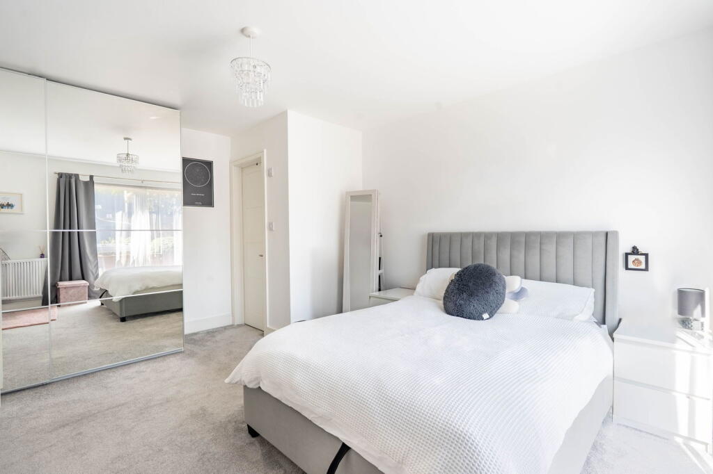 Additional image 11 of Golden Lion Mews High Street, London Colney, St. Albans, AL2 1RG