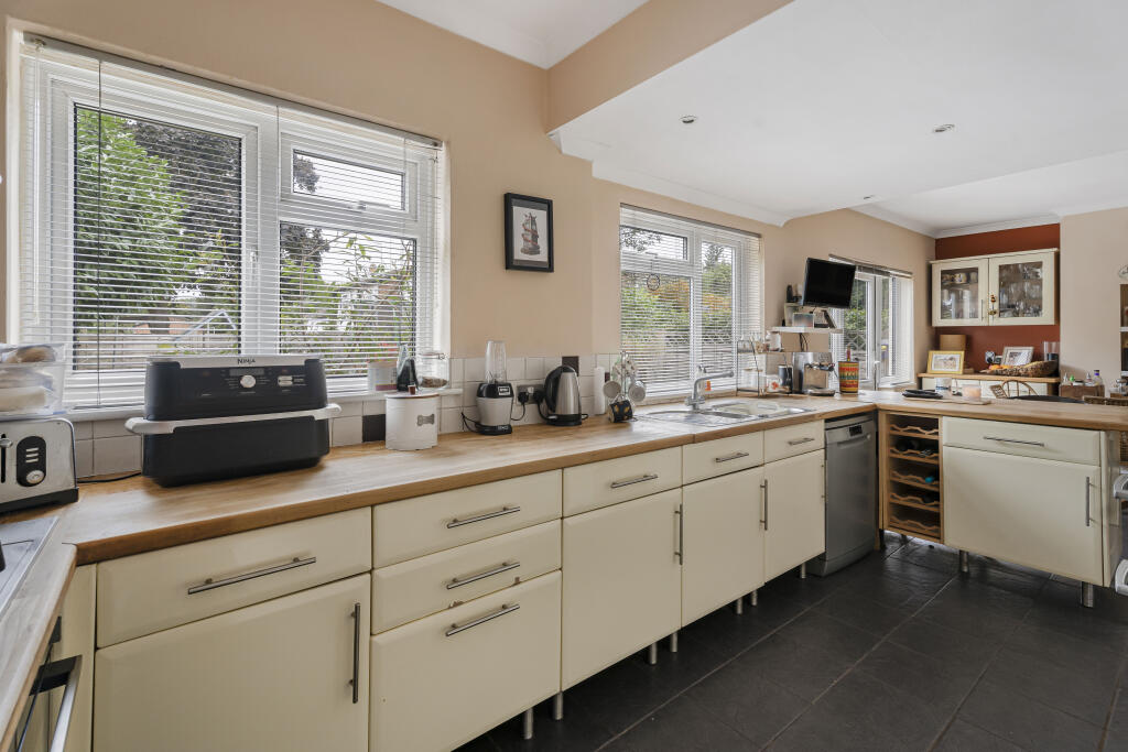 Additional image 25 of Brache Close, Redbourn, St. Albans, AL3