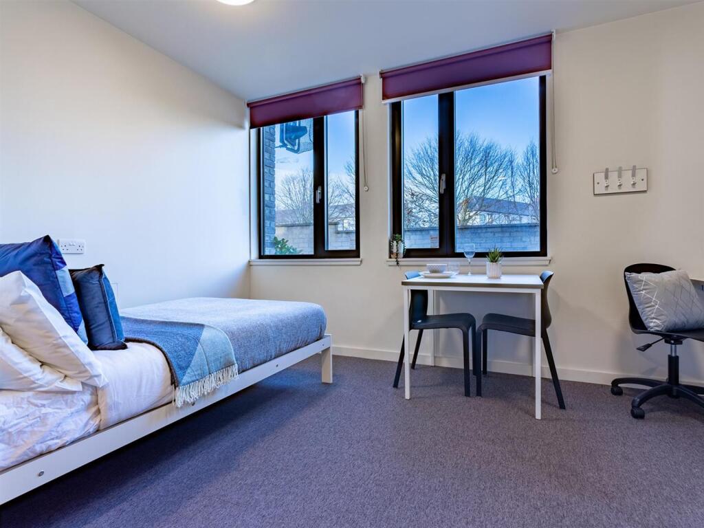 Additional image 5 of Aberdeen | Student | September | AB25