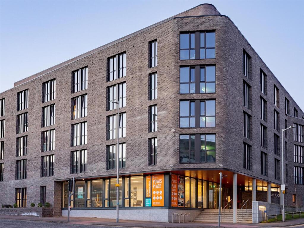 Additional image 2 of Aberdeen | Student | September | AB25