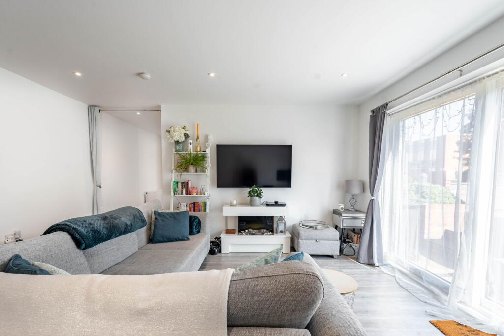 Additional image 2 of Golden Lion Mews High Street, London Colney, St. Albans, AL2 1RG