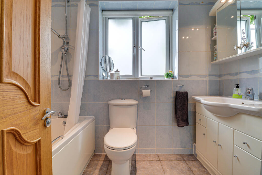 Additional image 20 of North Close, St. Albans, Hertfordshire, AL2