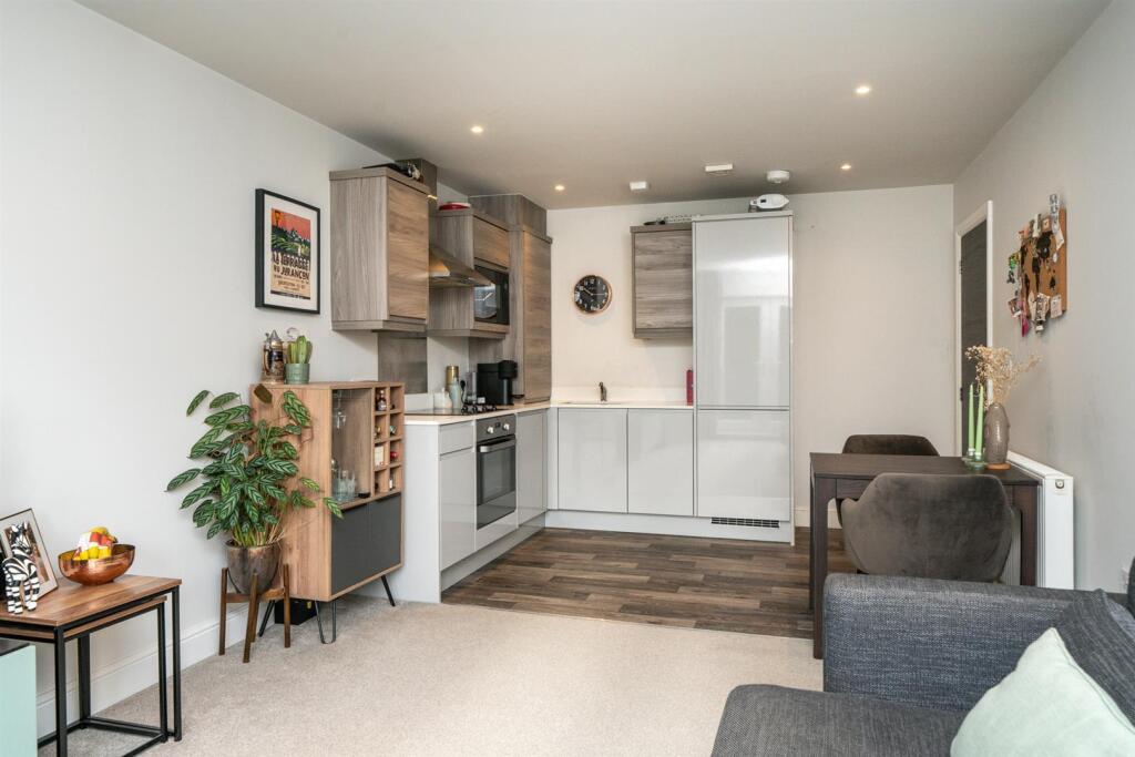 Additional image 11 of Woodland Court, Soothouse Spring, St. Albans