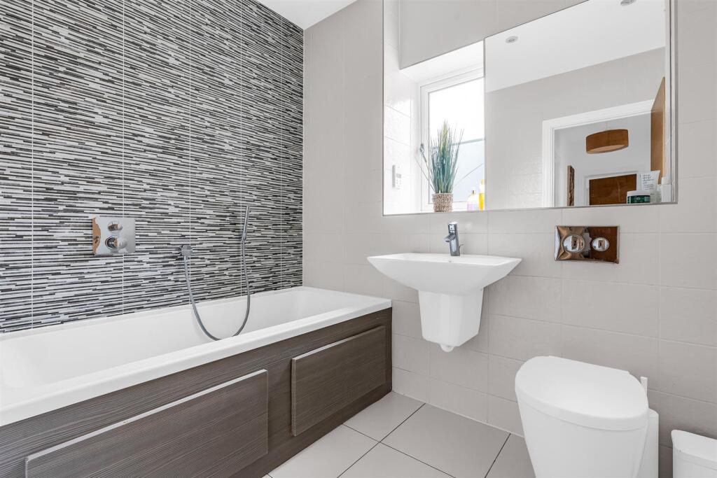 Additional image 20 of Frythe Avenue, Welwyn