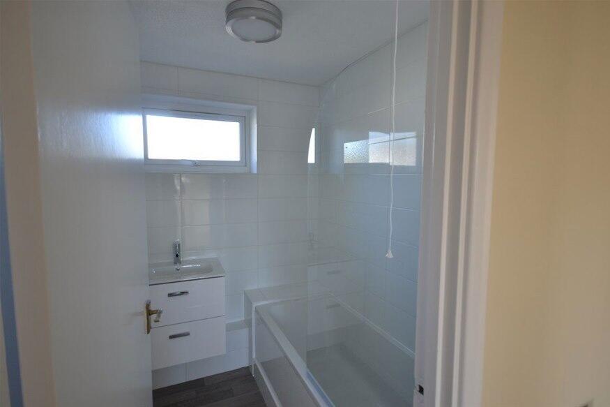 Additional image 9 of Hillside Road, Harpenden, AL5